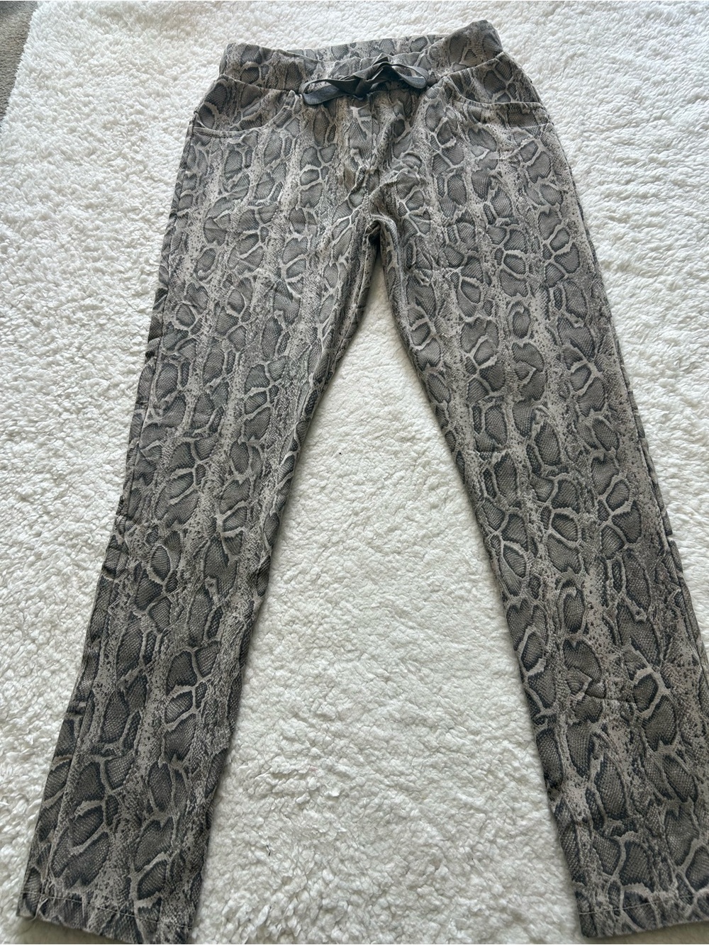 Straight Leg Snake-Print Pants in Gray